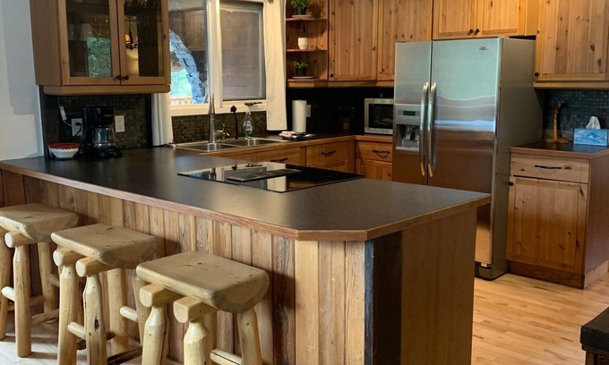 East Kootenay Cabin | Welcome to Skala Lodge 4BR, 4Season, 4Family fun