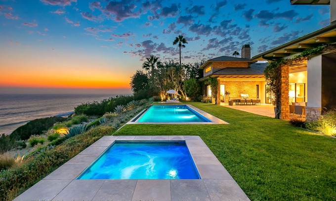 Malibu House | Welcome to Surf Beach Malibu Estate