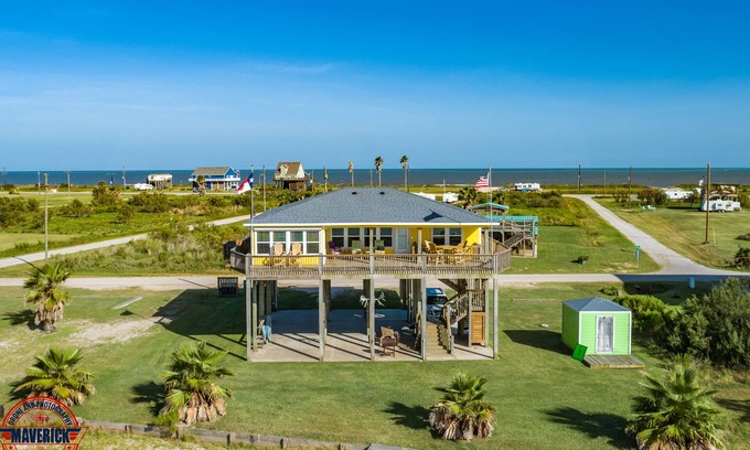 Gilchrist House | Welcome to the Krusty Krab on Rollover Bay