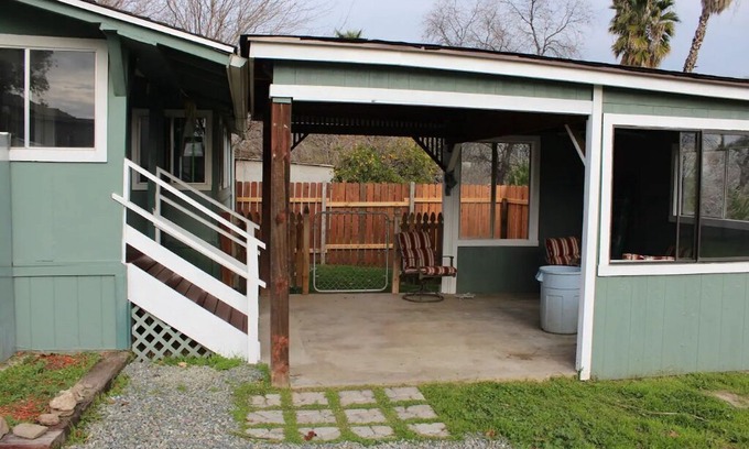 Springville House | Welcome to The Derby House