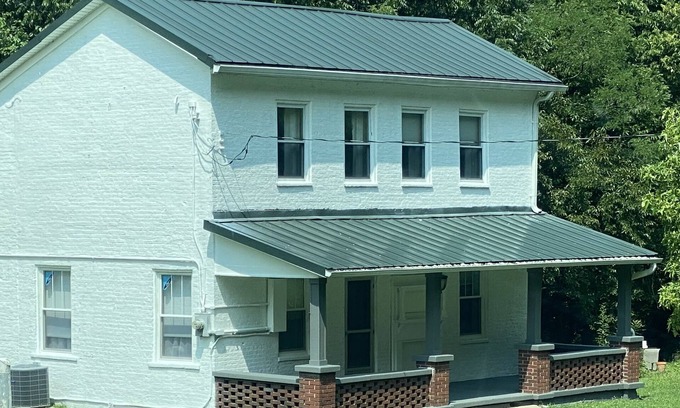 New Trenton House | Welcome to the Farm!