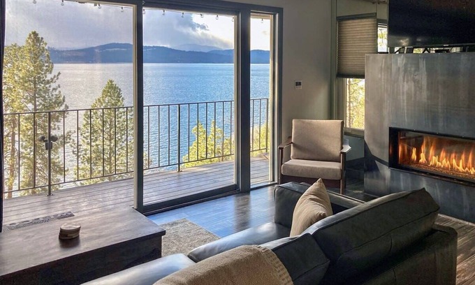 Coeur d'Alene House | Welcome to the lake! Enjoy the dock and views.