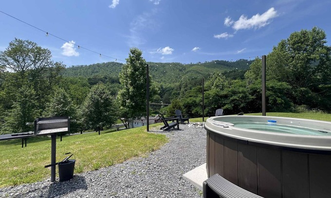 Walland House | Welcome to The Little Dipper!