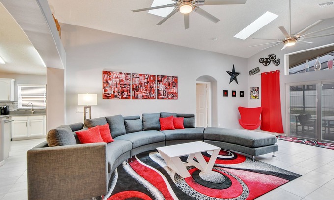 Windsor Palms House | Welcome to The new Star, 5 bedrooms , 4 bathrooms southfacing pool and spa