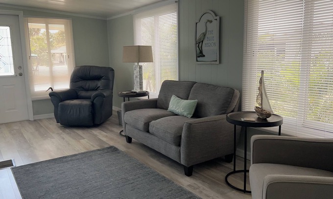 Port Richey House | Welcome to the Salty Mermaid! Close to the best beaches and springs!