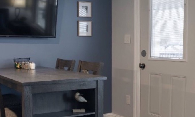 Millersport Apartment | Welcome to unit #4 (upstairs) The “Inn” at Buckeye Lake - On the Water!