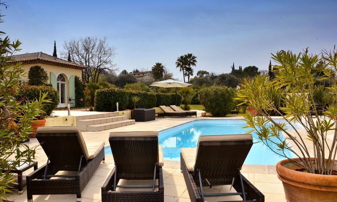 Chateauneuf-Grasse Villa | Welcome to Villa Lavande - French Countryside Oasis