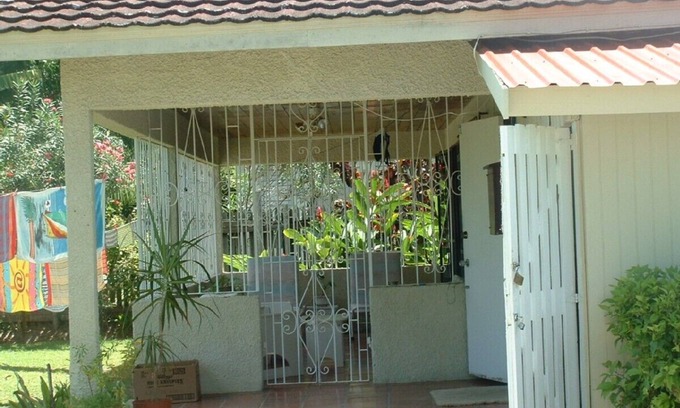 Holetown Cottage | Welcome to your Cosy Caribbean cottage, minutes from the beach.