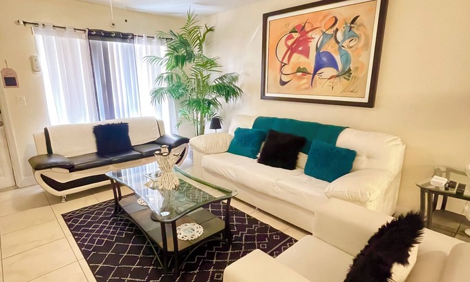 Highland Garden House | Welcome to your "Home Away From Home" getaway. Cozy with modern look living room