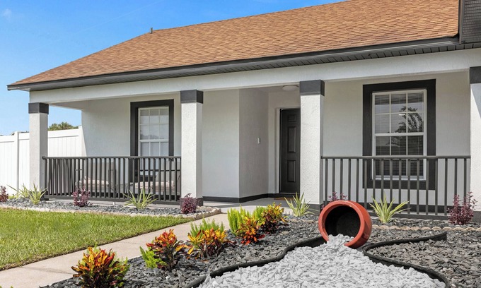 Crescent Lakes House | Welcome to Your Perfect Florida Getaway !