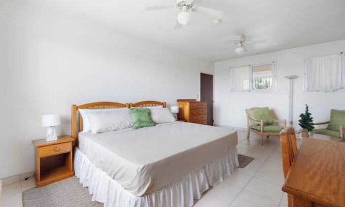Prospect Apartment | Welcome to your Private Gated Oasis Near The Beach 2