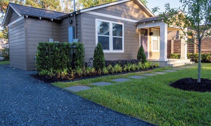 North Houston House | Welcome to your stylish home away from home!