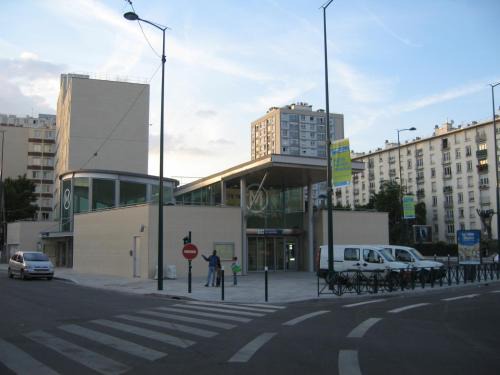 Gennevilliers House | welcome you