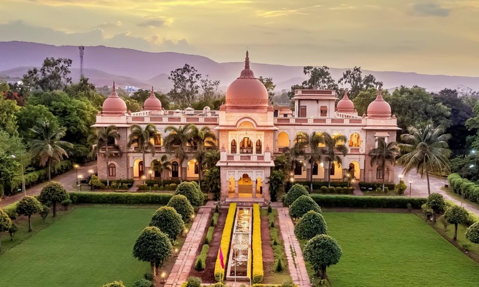 Sandur Hotel | WelcomHeritage Shivavilas Palace