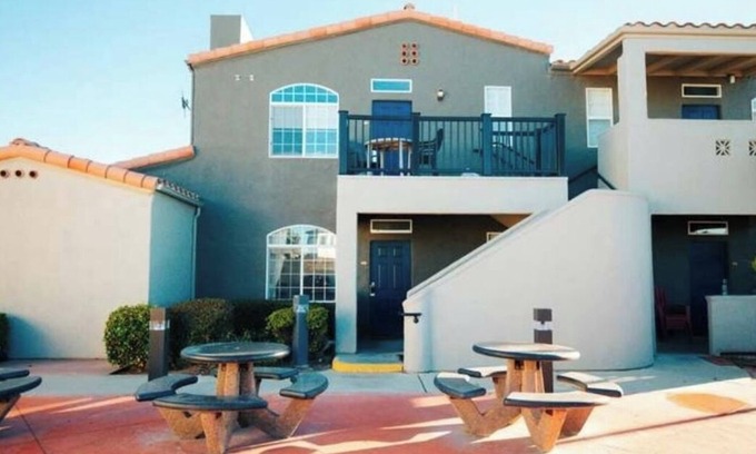 Oceano Condo | Welcoming 1-bedroom condo one block from the beach