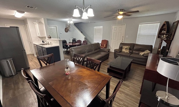 McAllen House | Welcoming 2-bedroom 2.5 bath house in McAllen