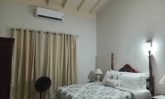 Havendale House | Welcoming 2-bedroom house with AC in Kingston