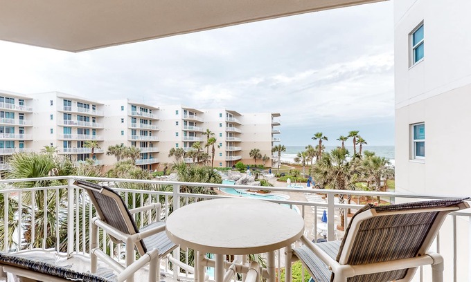 Fort Walton Beach Condo | Welcoming Condo On Okaloosa Island Children's Playground, 2 Hot Tubs