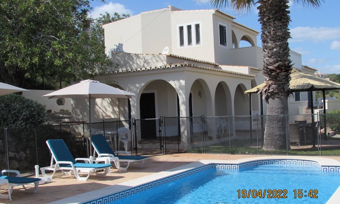 Estoi Villa | Welcoming family villa Near Santa Barbara De Nexe, with Private Pool