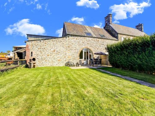 Brainville House | Welcoming Holiday Home in Brainville with Fenced Garden