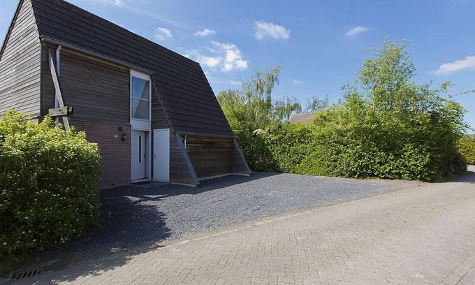 Grou House | Welcoming holiday home in Grou near river