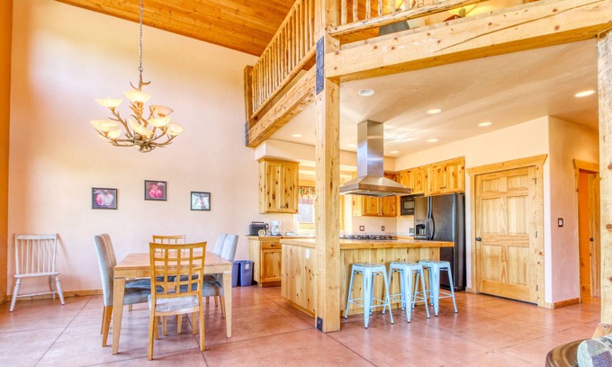 Moab South Valley House | Welcoming Home with WiFi & Amazing Views - Dog-Friendly