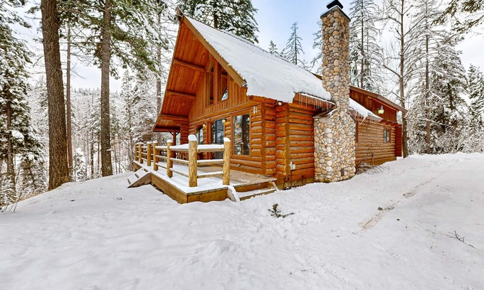 Lakeside Cabin | Welcoming & Peaceful Cabin, Easy Access to Lake & Skiing - Dogs OK