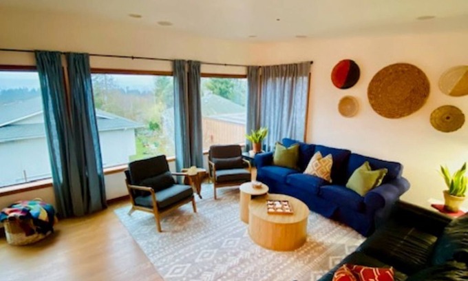 Fauntleroy House | Welcoming, Relaxing Retreat with Luxury Views