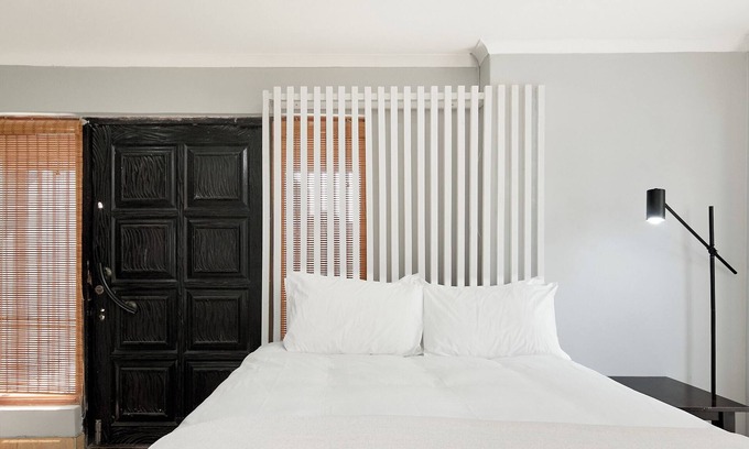 Greater Johannesburg Metropolitan Area Apartment | Welcoming studio with WiFi in vibrant Johannesburg South