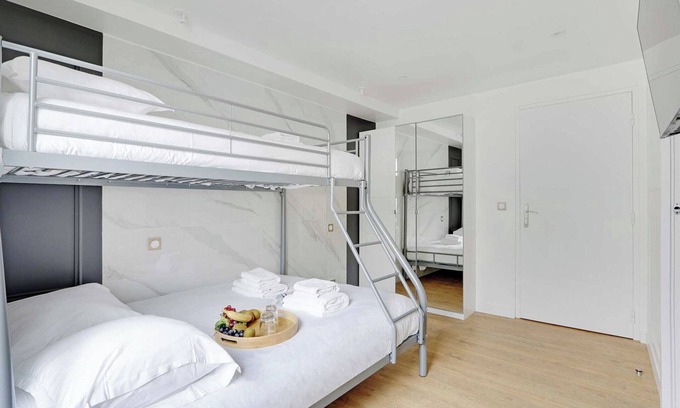 Porte-Saint-Martin Apartment | Welcoming studio - 3P - Place de la République