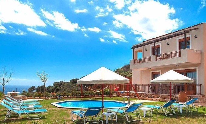 Triopetra House | Welcoming villa in Triopetra with pool