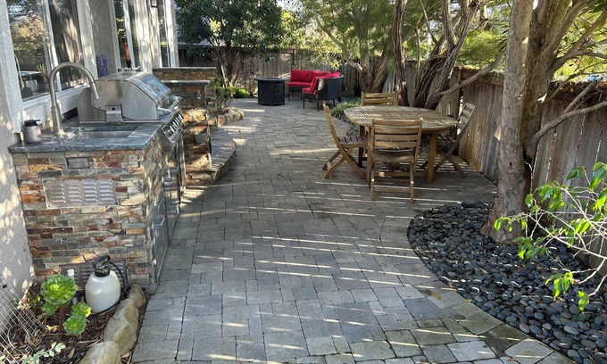 Goleta House | Well-appointed house near UCSB with pool, hot tub, tennis, gym