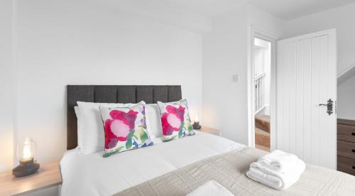 Bradley Stoke House | Well Coach House by Cliftonvalley Apartments