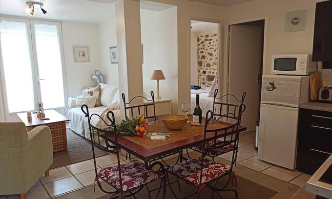 Ria-Sirach Apartment | Well equipped apartment, large terrace, BBQ & WIFI