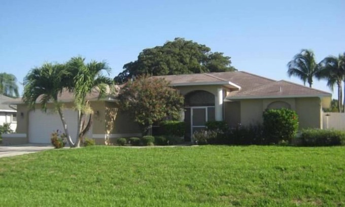 Caloosahatchee House | Well equipped home minutes from bridges and close to everything