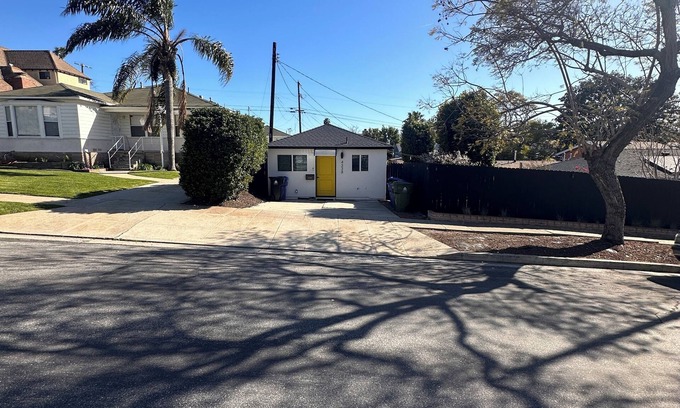 Park Mesa Heights House | Well Lit & Charming Pet Friendly 1 bed, 1 bath Home Near LAX, Culver City, Sofi