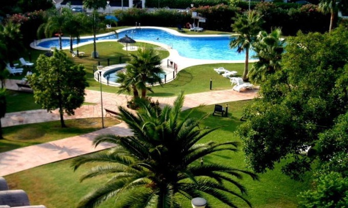 Marbella Apartment | Well located urbanization, walking distance to Beach, Puerto Banus & amenities.