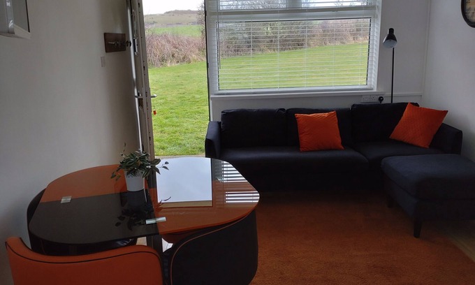 Sandown Ski Chalet | WELL POSITIONED CHALET IN SANDOWN with broadbandn