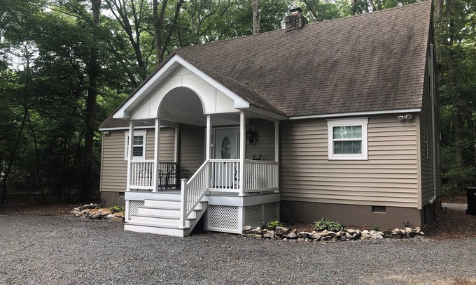 Frankford House | Well shaded relaxing retreat with Bethany Beach only 5.3 miles away!