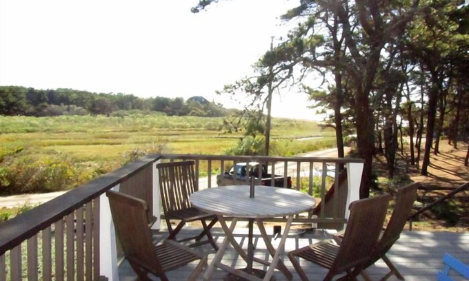 Indian Neck Heights House | Wellfleet Beach Cottage with Inlet Views (1421)