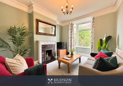 Wellington House | Wellington Home with Garden