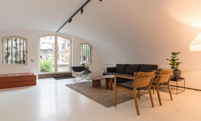 Utrecht City Center Apartment | Wellness Apartment on the Wharf Utrecht
