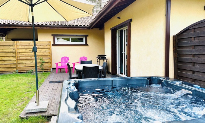 Levignacq Cottage | Wellness cottage in the woods. Close to sandy beaches. Private terrace with jacuzzi.