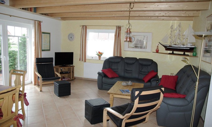 Krummhoern House | Wellness House for 8 pers. with sauna and fireplace, carport and patio