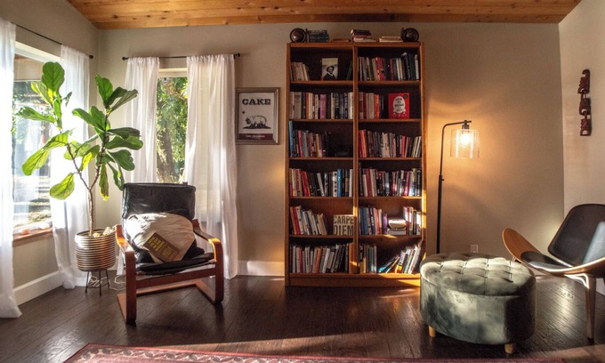 Eugene House | Wellness Sanctuary in Eugene with 5 acres of land and spacious Living Spaces.