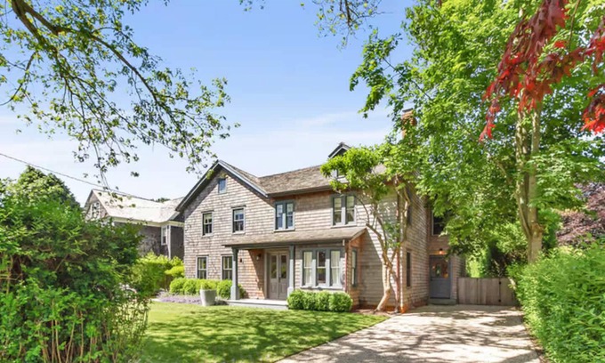 Amagansett House | Wells Villa by Rove Travel - Family Home with Pool & Sauna