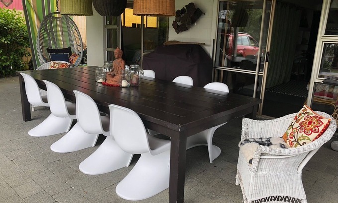 Te Akau House | West Coast Retreat - stunning in sunsets meets river - Pet friendly