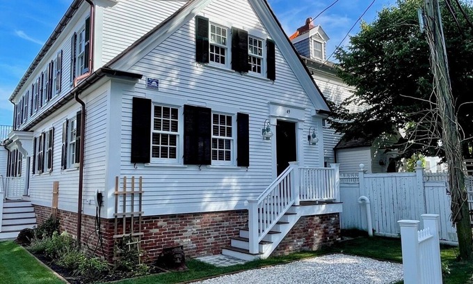 Provincetown Apartment | West End - Commercial Street, Charming 2-Bedroom with Beach Access - Sleeps 4!