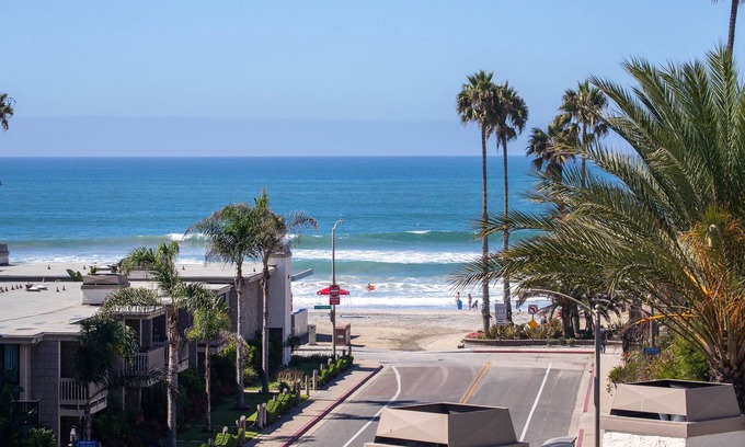 Townsite Condo | West-Facing Ocean View with Delightful Gorgeous Interior!