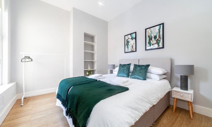 Fulham Broadway Apartment | West Kensington